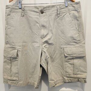 Mens Old Navy Biege Cargo Shorts, Size 38